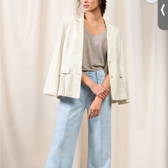 Evereve Taylor Pinstripe Blazer - Picture 3 of 11